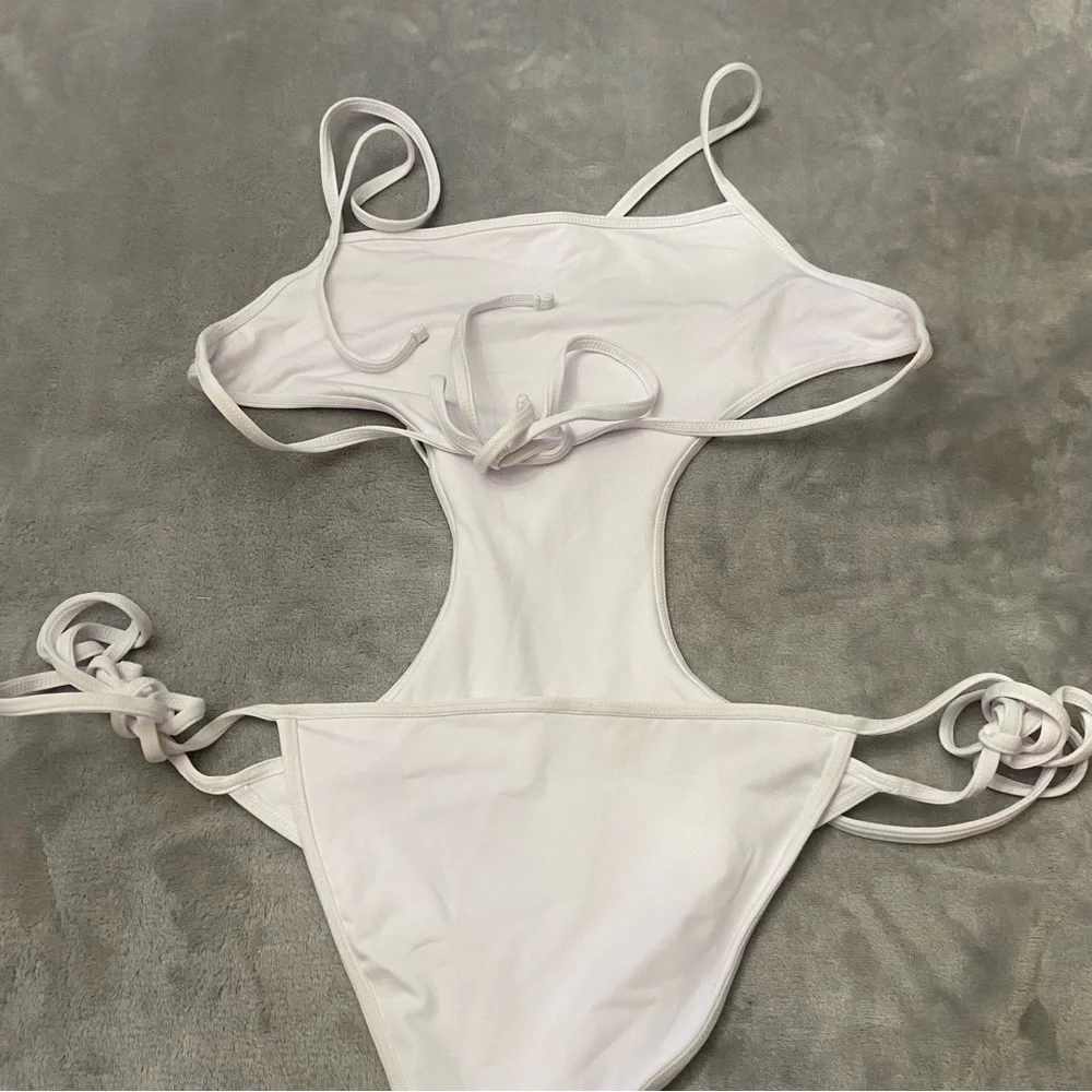 New! FRANKIES BIKINIS Victoria's Secret Icon One Piece monokini 24676